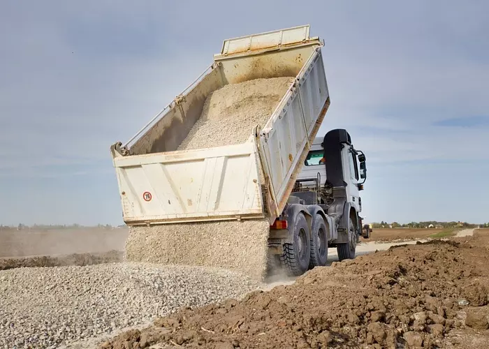 Bamako : Le prix d’un chargement d’un camion de gravier 5/15 passe de 475 000 à 660 000 FCFA