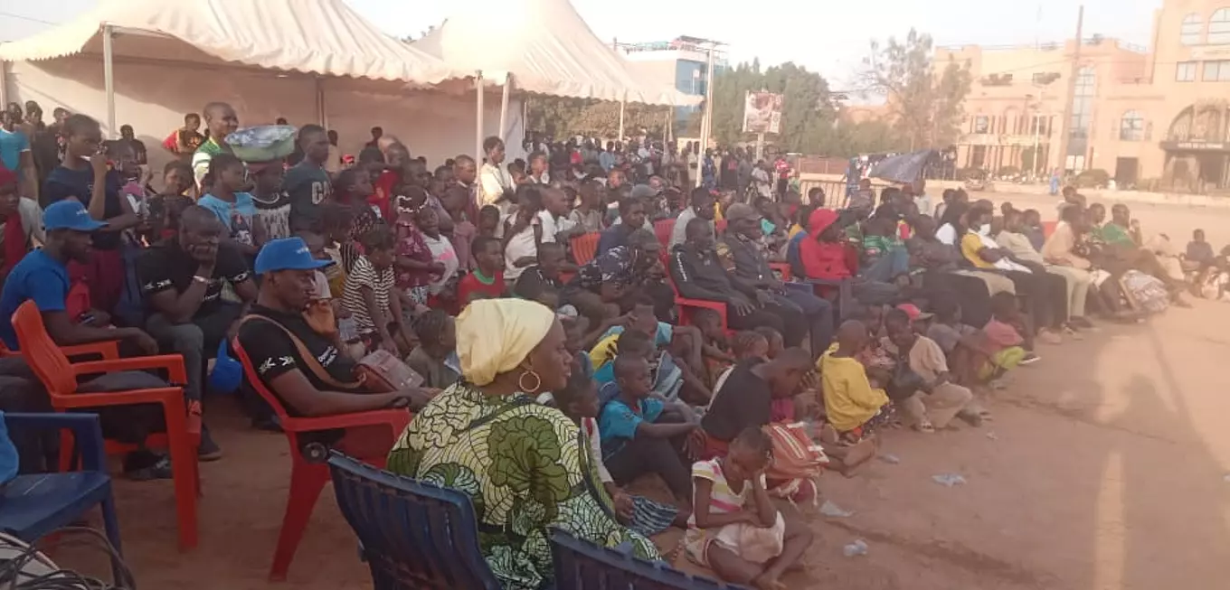 « Fan Zone CAN Maroc 2025 d’Ecobank » : Le terrain de Korofina fait le plein de téléspectateurs lors du match Mali-Sénégal