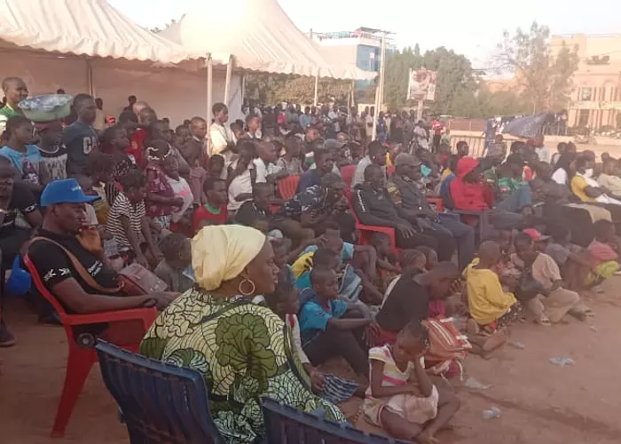 « Fan Zone CAN Maroc 2025 d’Ecobank » : Le terrain de Korofina fait le plein de téléspectateurs lors du match Mali-Sénégal