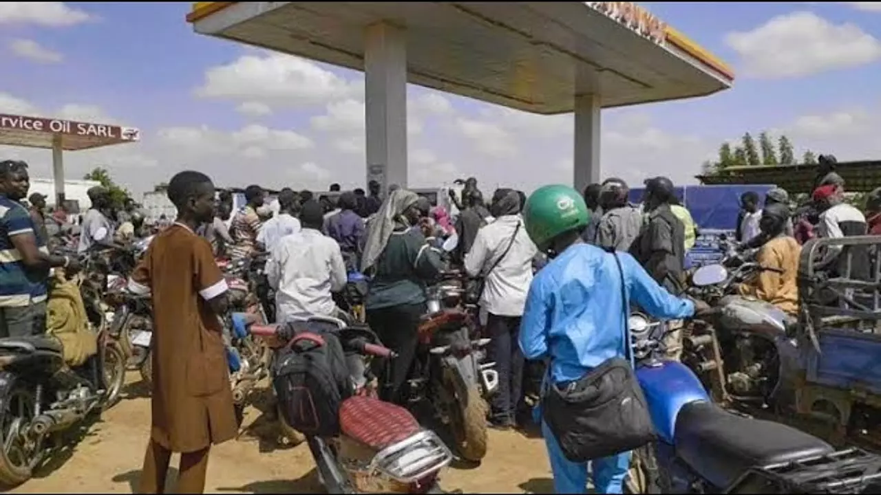 7/7 PROPOSE DES SOLUTIONS POUR LA CRISE DE CARBURANTS