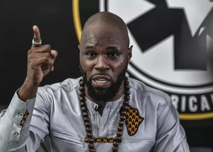 Bénin : Kemi Seba sort du silence après le mandat d’arrêt international