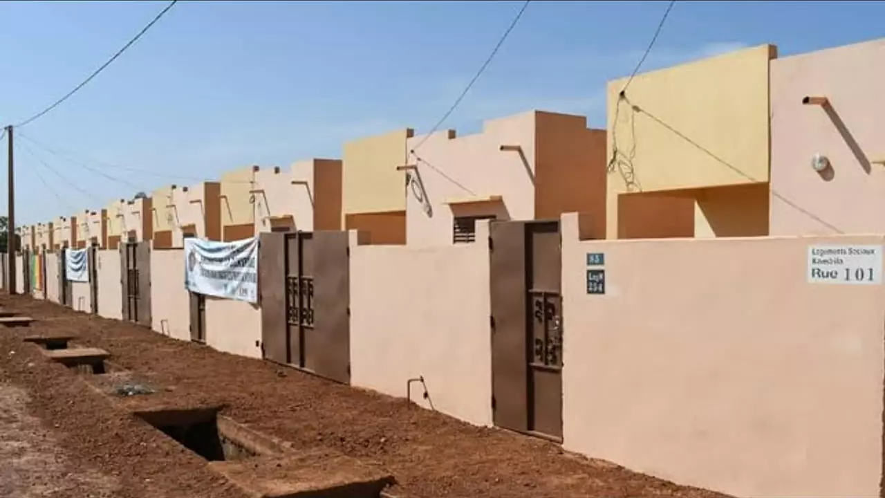 LE GRAND JURY AVEC BOURAMA GUIMBALA SIDIBÉ POUR PARLER DES LOGEMENTS SOCIAUX