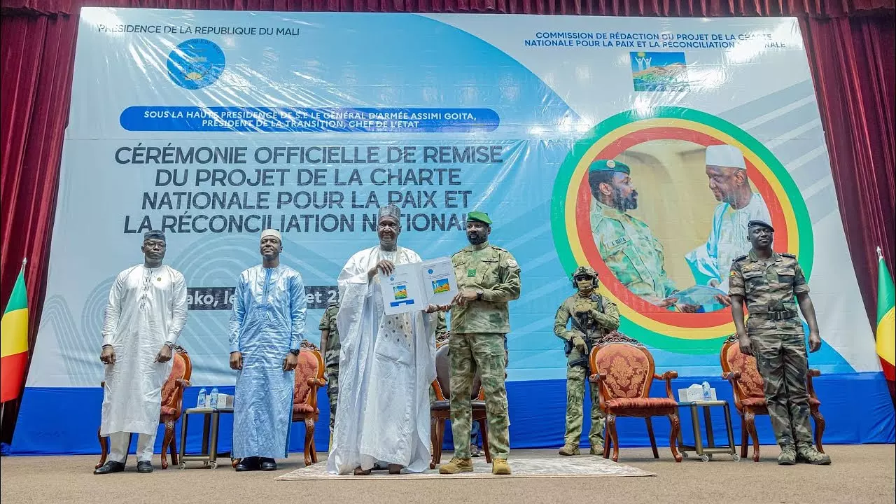 REGARDS CROISÉS S’INTÉRESSE À LA CHARTE POUR LA PAIX DÉPOSÉE SUR LA TABLE DU CNT