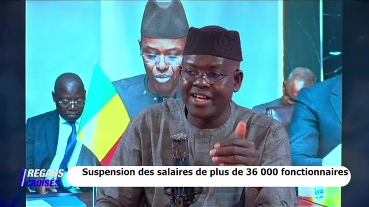 REGARDS CROISÉS S’INTÉRESSE AUX PROBLÉMATIQUES SUR LES RÉSEAUX SOCIAUX